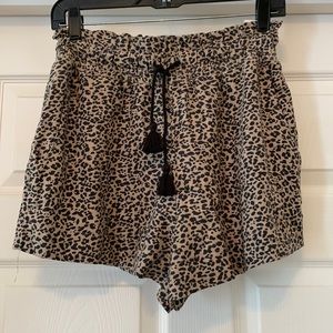 NWT Abercrombie linen blend leopard shorts